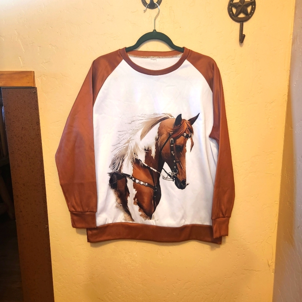EQUINE THEMED LONG SLEEVE T-SHIRT
